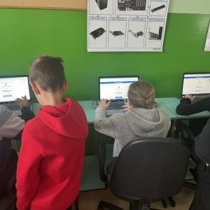 587102577_1331377845453863_3185350571460807926_n